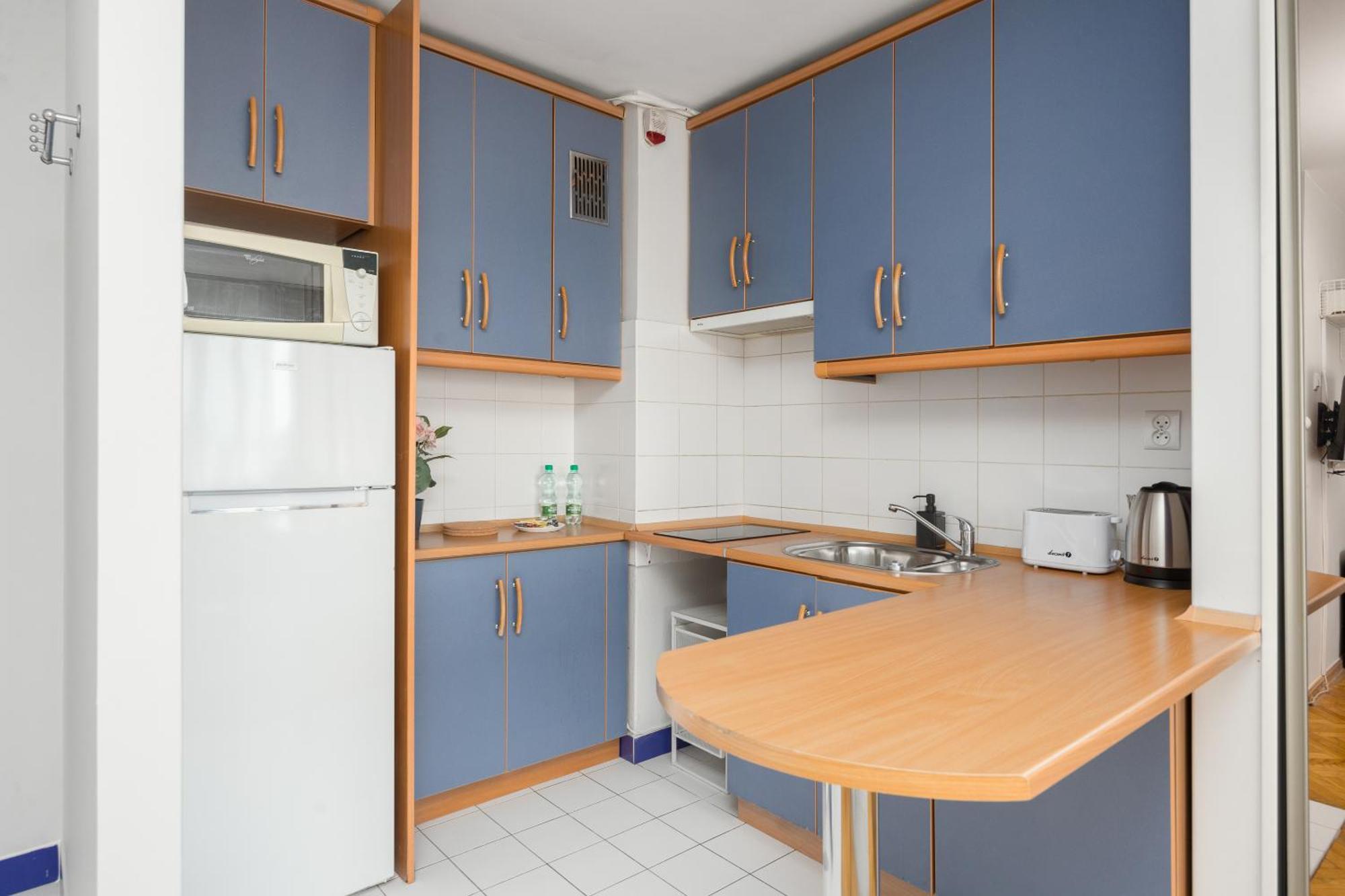 ורשה Uniwersytet Medyczny Park Studio מראה חיצוני תמונה